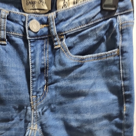 Distressed Cropped Jeans - Picture 9 of 16